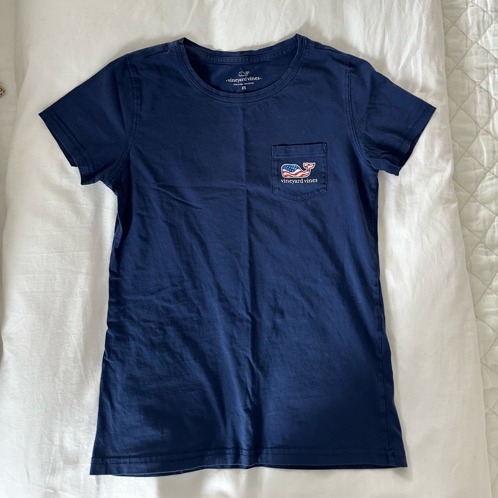Vineyard vines navy American tshirt